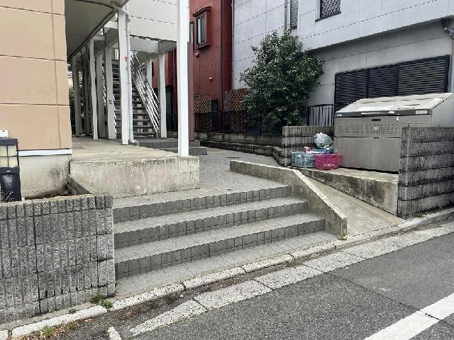 レオパレス水元のエントランス