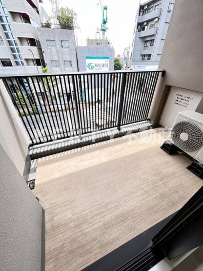 【バルコニー】 | クレヴィアリグゼ雪が谷大塚 | お洗濯にも便利なバルコニー付き