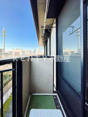 【バルコニー】 | チェリーアベニュー田園調布 | 暖かな日差しのふりそそぐバルコニー