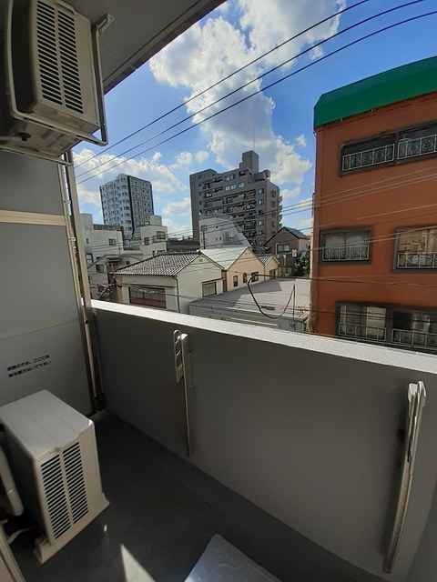 ラ・ポーズ　ゾーのバルコニー