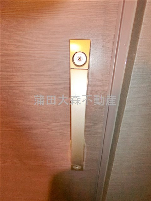 コンフォリア蒲田の玄関
