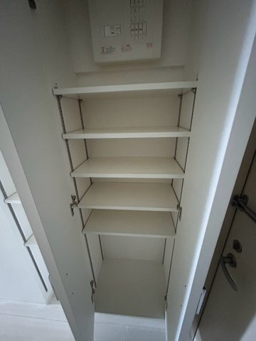 名古屋市中区千代田５丁目の賃貸マンションの収納
