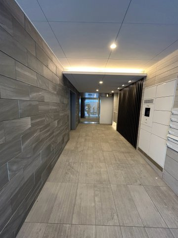 名古屋市中区千代田５丁目の賃貸マンションのエントランス