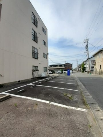 天神マンションの駐車場