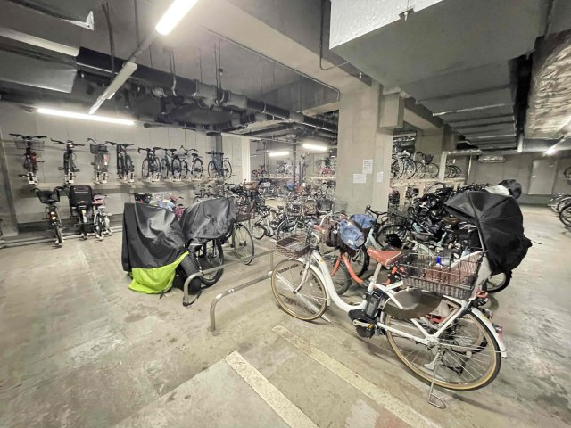 ライオンズタワー池袋の駐輪場