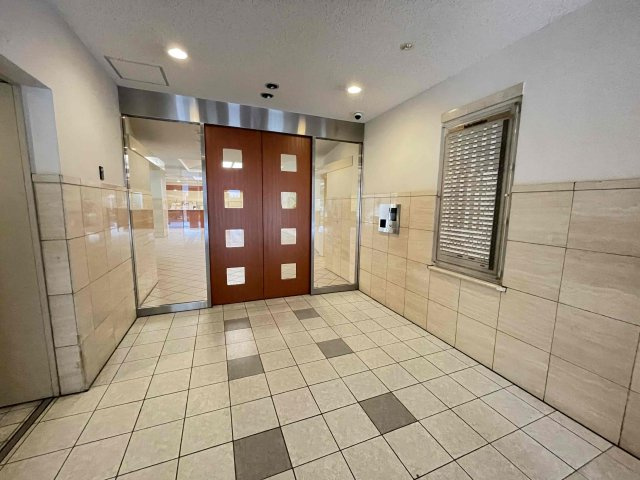 ライオンズタワー池袋のエントランス