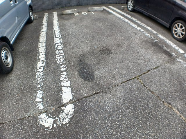 デスパシオ下戸田の駐車場