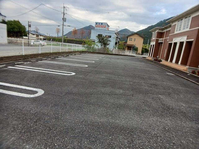 ウィル　ヴェスティージ　壱番館の駐車場