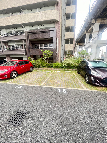 スプランディッドⅡの駐車場