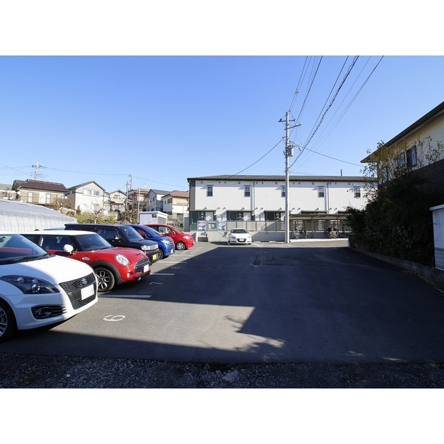アムールエクセランⅢの駐車場