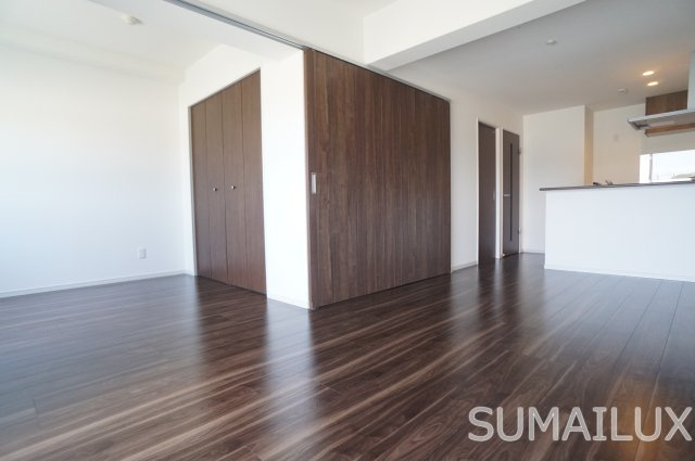 熊本市西区池田４丁目の賃貸マンションの居間・リビング