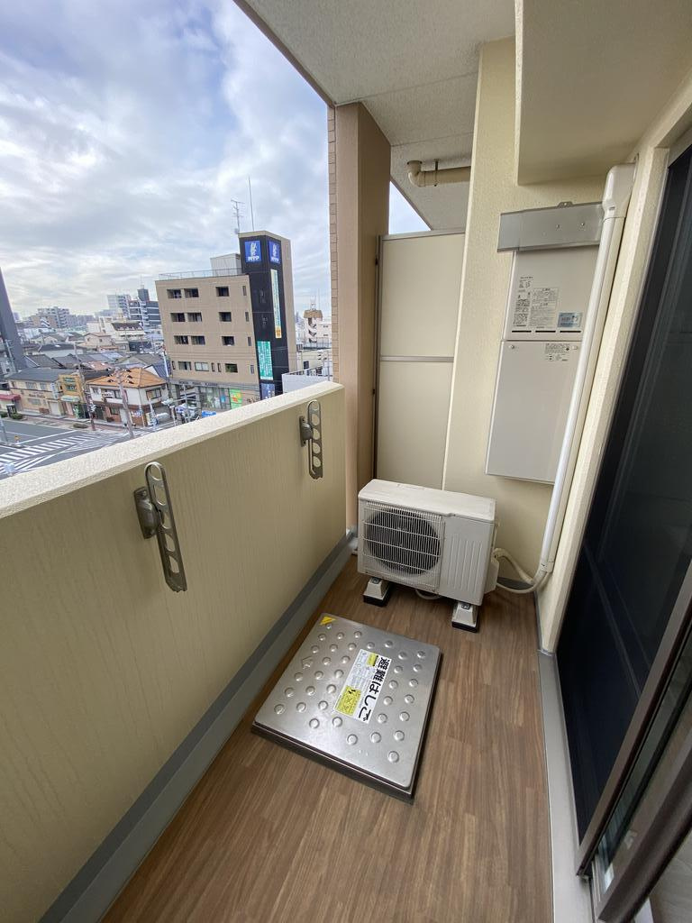 クローバー・グランデ昭和町のバルコニー