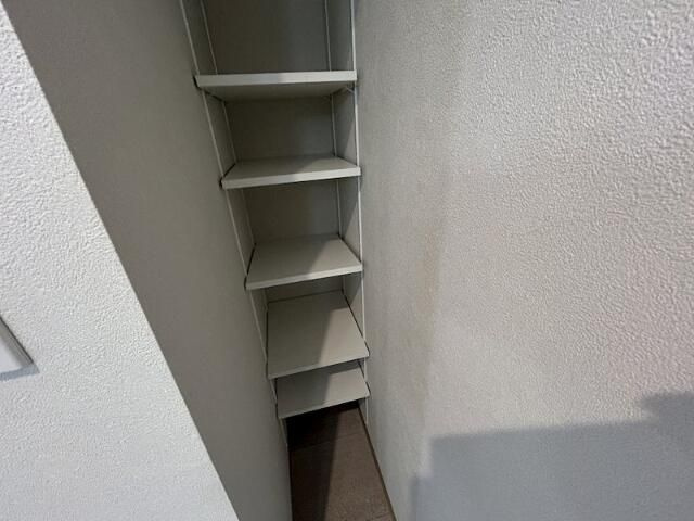 鶯谷マンションの玄関