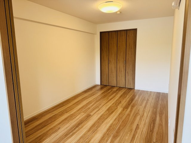 ライオンズマンション南大沢の子供部屋|～リビングに隣接している6.3帖の洋室です～