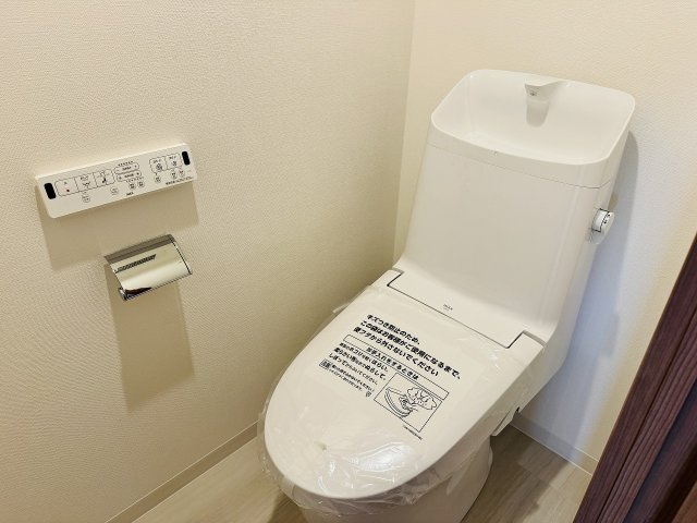 ライオンズマンション南大沢のトイレ|～新規交換済、暖房温水洗浄機能付きトイレ　冬場は特に嬉しい機能ですね～