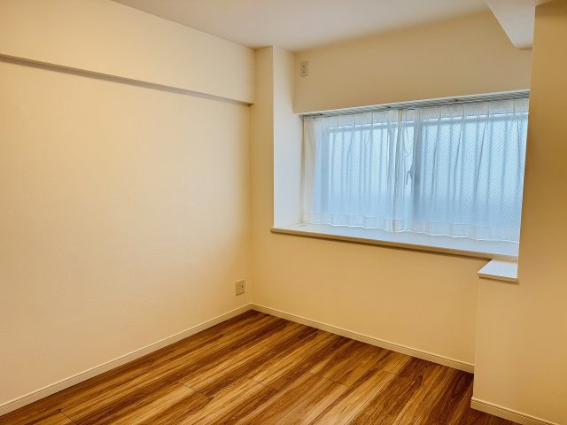 ライオンズマンション南大沢の子供部屋|～6.0帖の主寝室です～