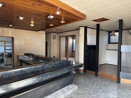 【事業用・住居用として可能性が広がる、約99.9坪のゆとりある店付住宅】の内装|元飲食店。夢のビジネスをここで◎