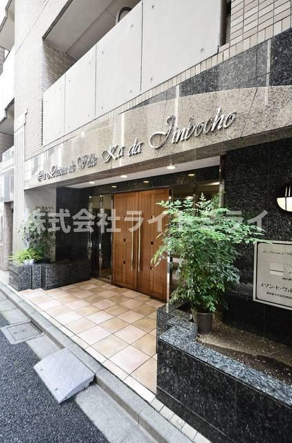 メゾン・ド・ヴィレ神田神保町のエントランス| 