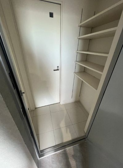【玄関】CREAL三軒茶屋 