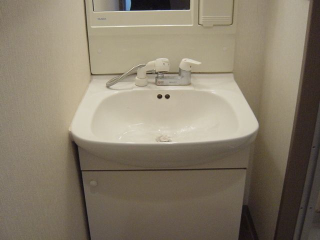 サンビレッヂⅠの独立洗面台|独立洗面台、朝の身支度には欠かせません