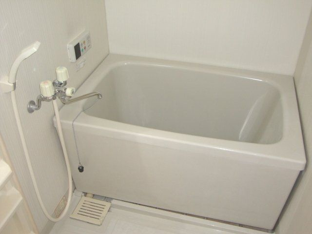 サンビレッヂⅠの浴室|きれいなお風呂です