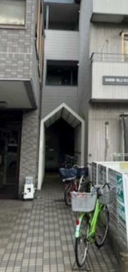 ガーデンヒルズ川口のエントランス