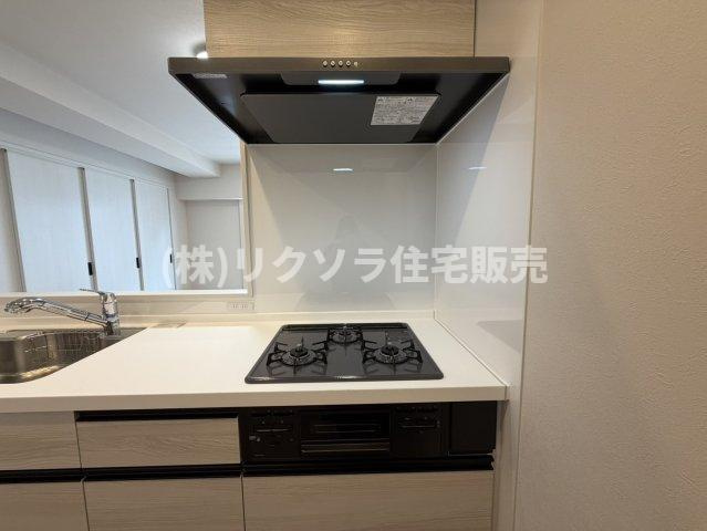 守口ハイライフB棟のキッチン|ビルトイン3口コンロ
■物件内覧・資金計画相談・住宅ローン相談、リフォーム相談、お問合せ受付中■
※当日・翌日のご内覧、ご相談はお電話でのお問合せがスムーズです！