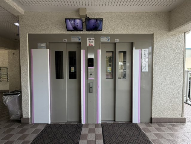 守口ハイライフB棟のその他共用部分|エレベーター2基　防犯カメラ有
■物件内覧・資金計画相談・住宅ローン相談、リフォーム相談、お問合せ受付中■
※当日・翌日のご内覧、ご相談はお電話でのお問合せがスムーズです！