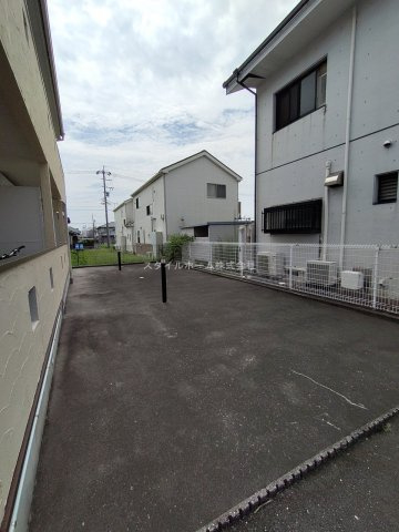 メゾンKの駐車場