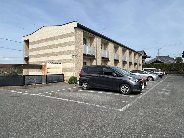 落ち着いた雰囲気の外観です