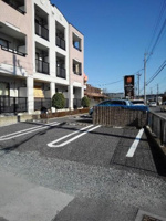 駐車場に車を止められます