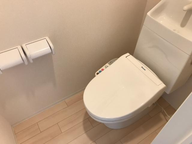 シャワー付トイレ