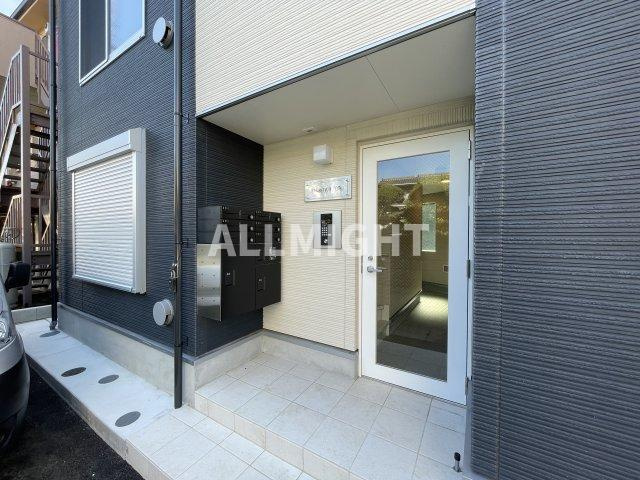 川崎市多摩区宿河原６丁目のアパートのエントランス