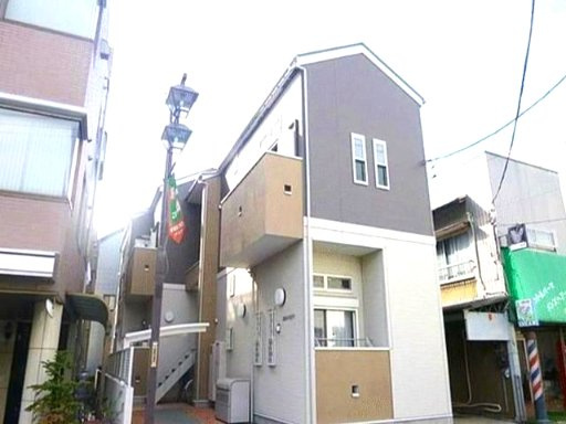 草加市谷塚町のアパートの外観