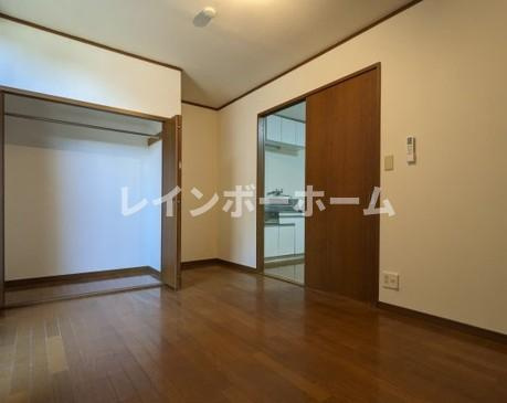 スタジオ北柏の寝室|落ち着いた色調の寝室です