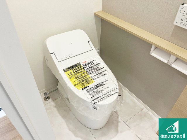 明石市二見町西二見　新築一戸建てのトイレ|1・2階の2ヶ所にあるので、朝の忙しい時間の順番待ちもなく、深夜の利用にも大変便利です。