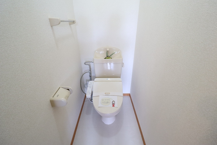ハイツメルベーユのトイレ|もちろん温水洗浄暖房便座です