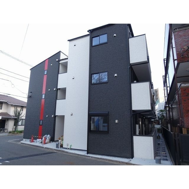 横浜市神奈川区西神奈川３丁目のアパートの外観