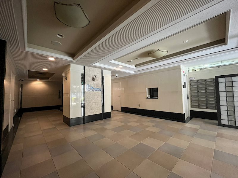 プレサンス本町リアルシティのロビー