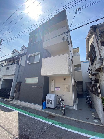 CRASIS今津駅前の外観