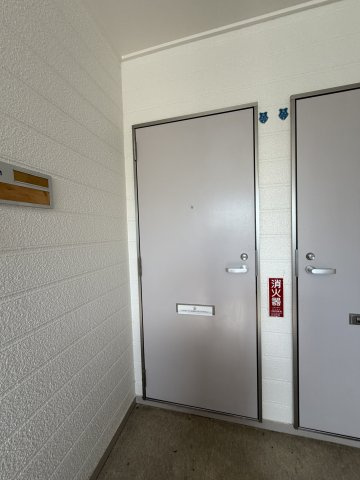 モントレ菅の台の玄関