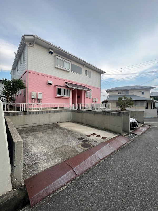 モントレ菅の台の外観