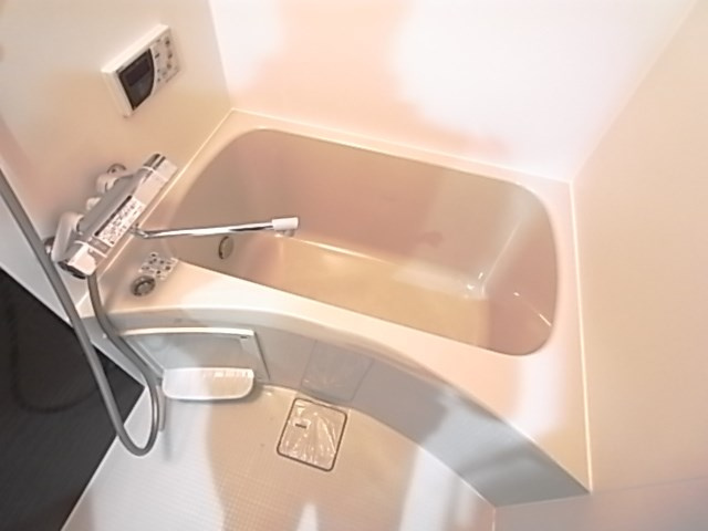 ラムール長田の浴室