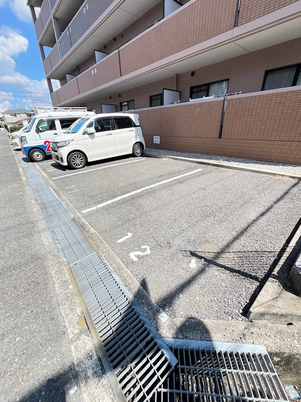 フォワイエセレストの駐車場
