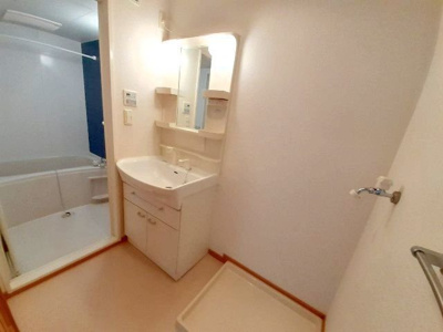 【洗面所】 | ソレイユ元町Ｂ | 忙しい朝には欠かせない洗面所です