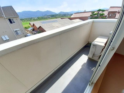 【バルコニー】 | ソレイユ元町Ｂ | お洗濯にも便利なバルコニー付き