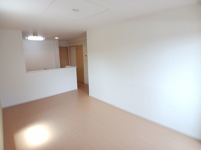 【居間・リビング】 | プランタンコートⅤ | おしゃれなリビングです