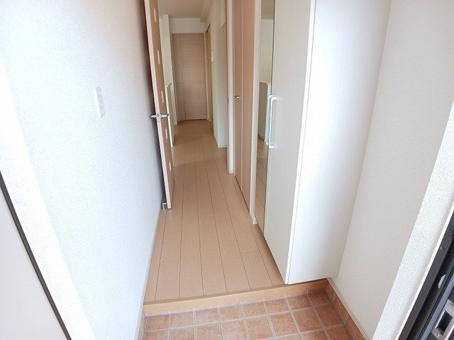 【玄関】 | プランタンコートⅤ | ゆったりとした玄関です