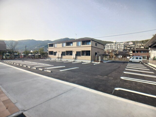 【駐車場】 | カルムラパン藤乃木Ⅱ | 駐車スペースもあります