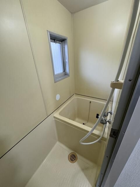 呉川町ハイツの浴室